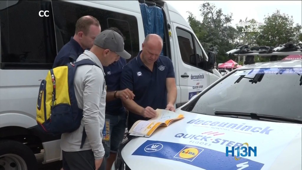 El equipo Belga Quick Step analiza su estrategia para este sábado quick-step-Alvaro