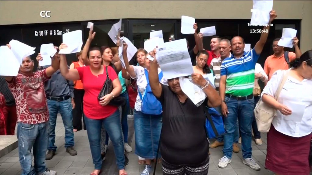 Un grupo de usuarios de Medimás protestó por la falta de medicamentos Un grupo de usuarios de Medimás protestó por la falta de medicamentos