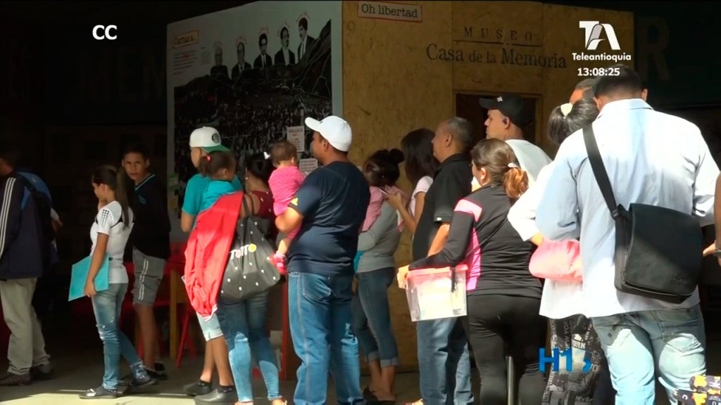 Venezolanos acuden a jornada para conocer sus derechos en el país Jornada venezolanos