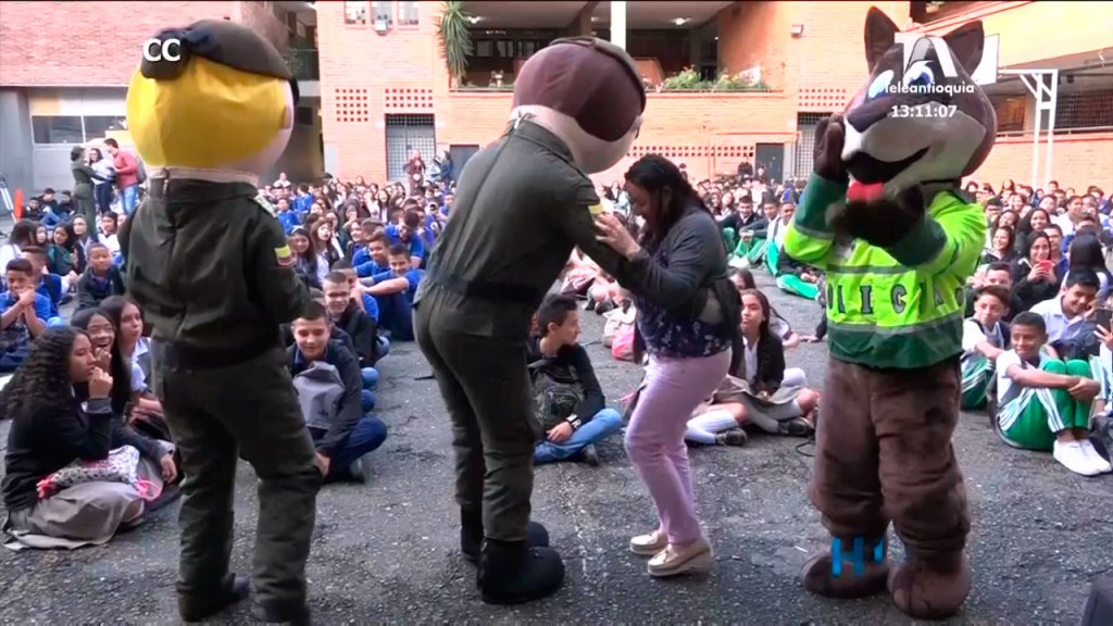 La Policía acompañó a estudiantes de 13 instituciones educativas en su regreso a clases Regreso a clases