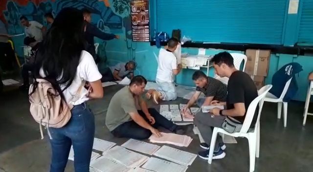 WhatsApp Video 2019 10 27 at 4.47.53 PM.mp4.00 00 55 16.Still001