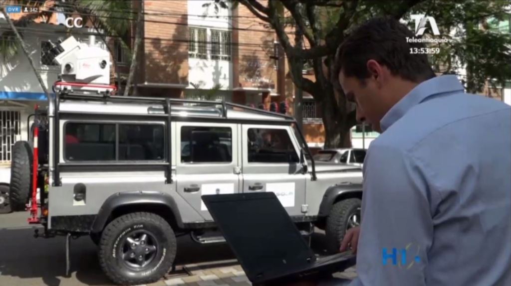 Un vehículo de alta tecnología rodará en Medellín carro espacio publico