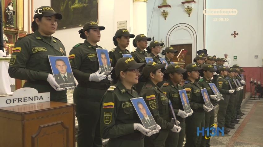 Policía conmemora primer aniversario del atentado contra la Escuela de Cadetes cadetes