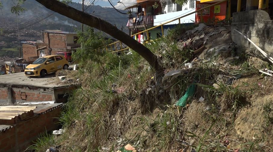 El riesgo de hundimiento de banca tiene preocupados a los habitantes de Santa Cruz santa cruz