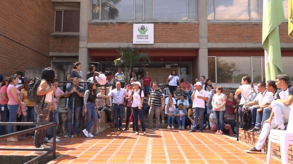 Trabajadores sindicalizados del ICBF declaran huelga icbf