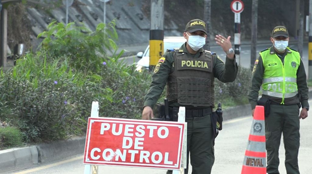 medellín_aislamiento_preventivo_obligatorio_policías