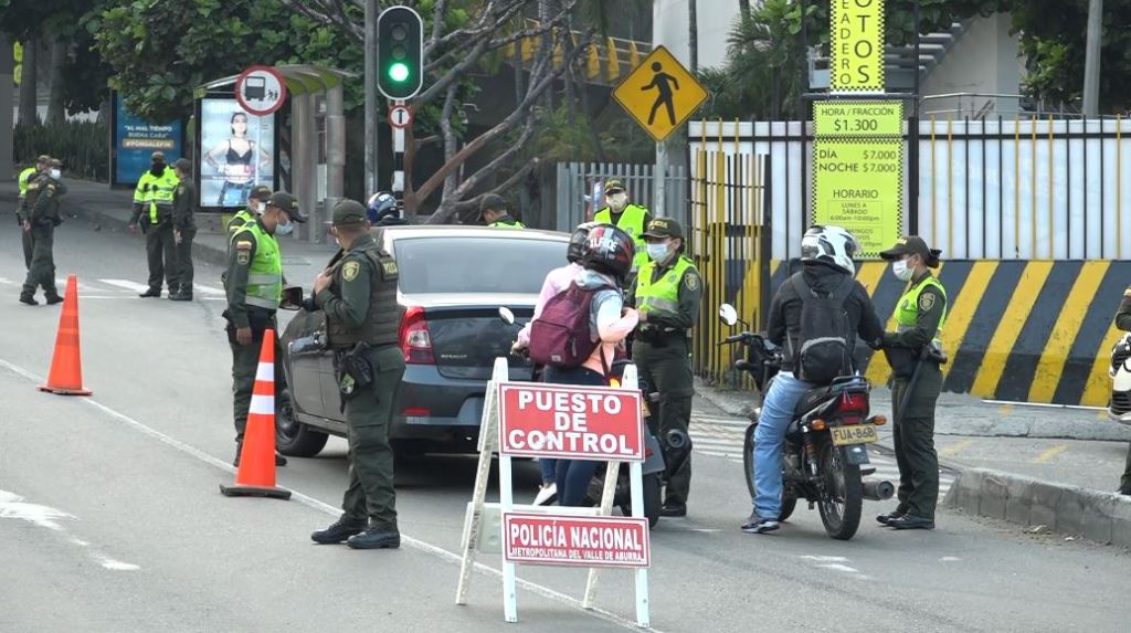 policia_puesto_de_control