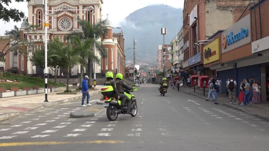 bello_toque_de_queda