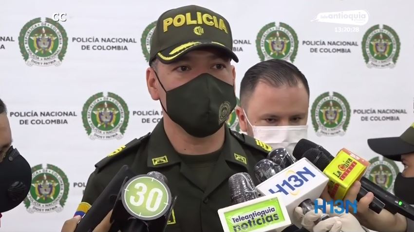Policía sorprendió a seis personas de rumba en Laureles policia_mix