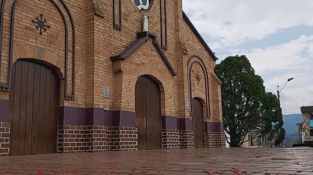 Gobierno autoriza reapertura gradual de nuevos sectores reapertura_de_templos_en_colombia