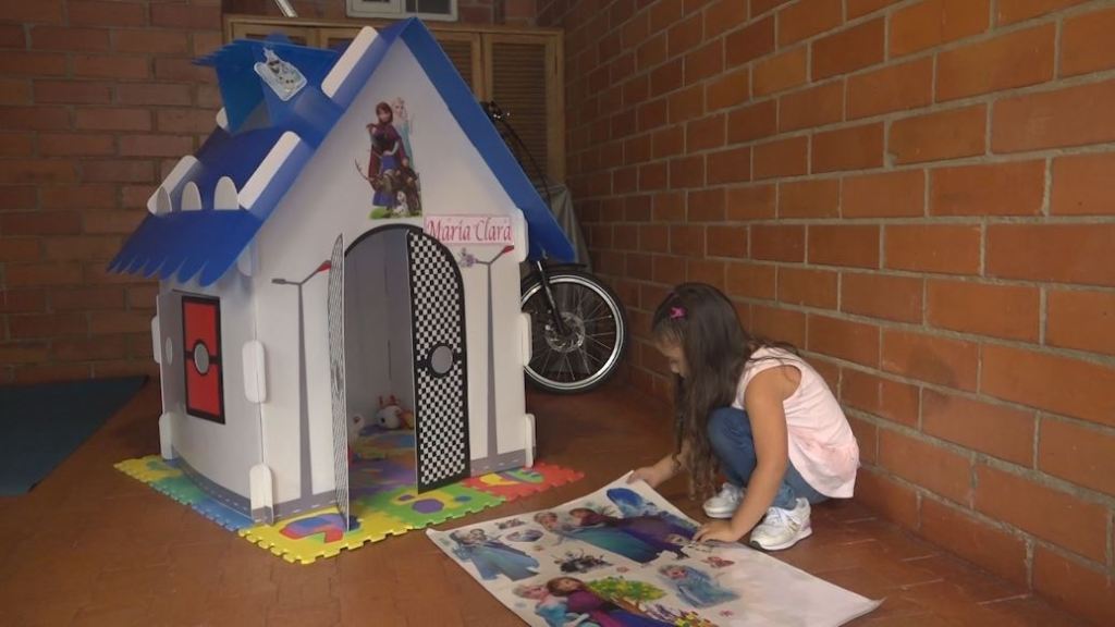 Realice una casita de cartón para los más pequeños postre_casa_armable