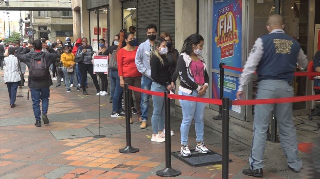 Se reactiva la oferta pero no necesariamente la demanda DANE_comercio_filas