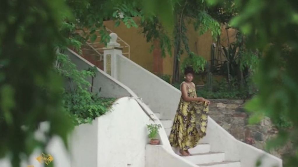 Una propuesta de ropa de verano que utiliza materiales sostenibles moda_sostenible