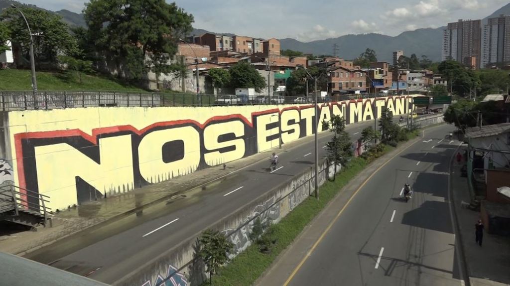Con murales e intervenciones culturales, jóvenes pidieron que frene la violencia protesta_mural_nos_estan_matando