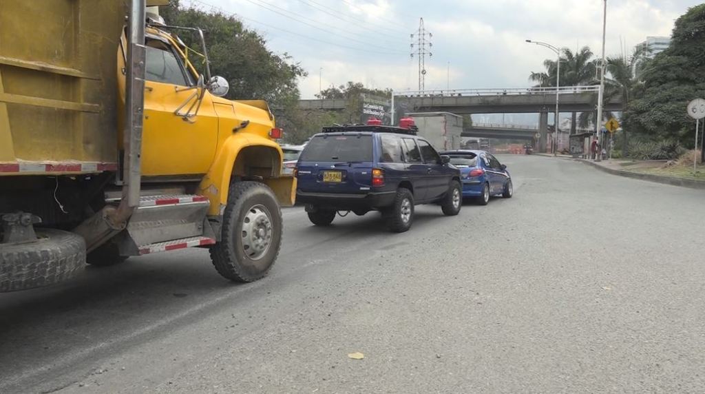 Este año será pavimentada la Avenida Regional en Sabaneta regional_huecos