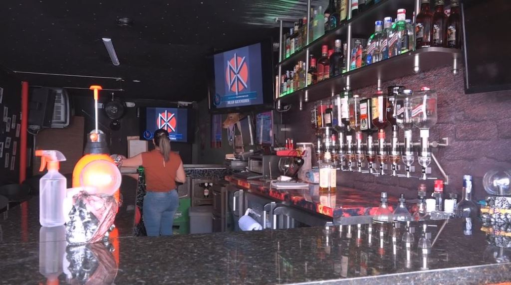 Bares empiezan a retornar de su reinvención como verdulerías la_boa