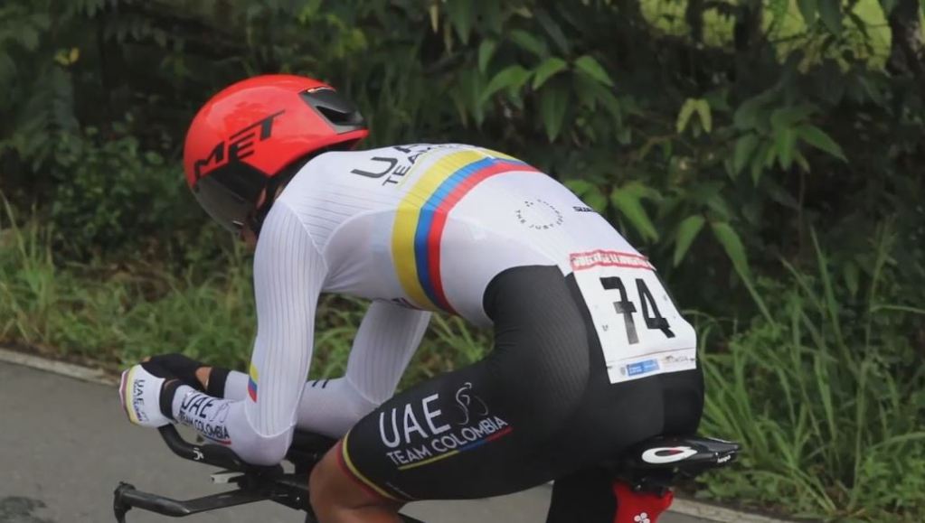 vuelta_juventud_team_uae