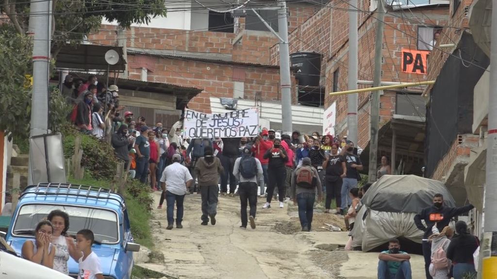 Comienza desalojo de 200 viviendas en el sector Girasoles de Bello desalojo_girasoles_bello
