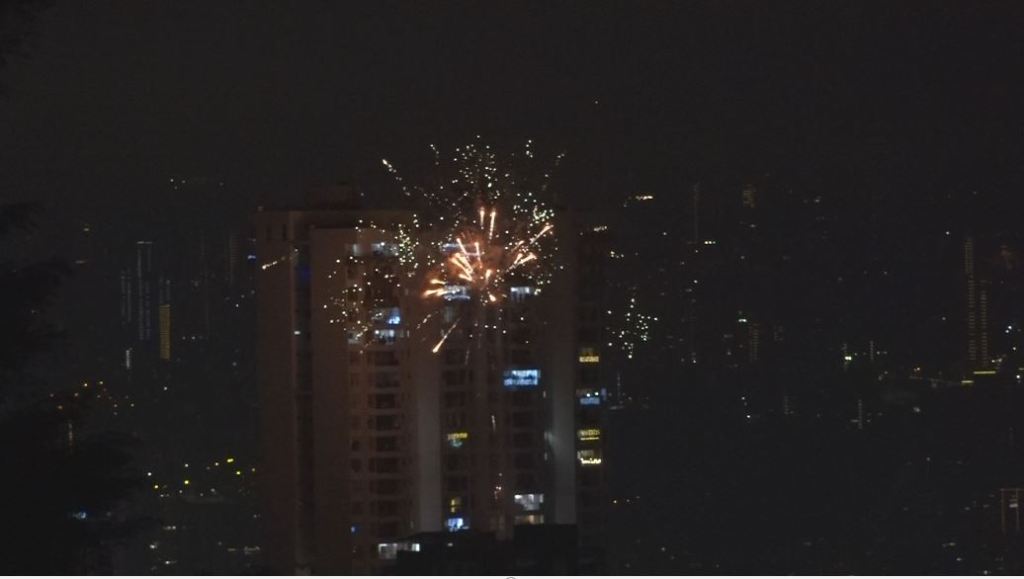 Tres quemados por pólvora en Medellín, en la noche que se recibió diciembre alborada