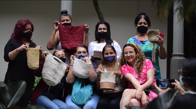 Organizaciones y colectivos de la ciudad exaltan los derechos de la mujer.
