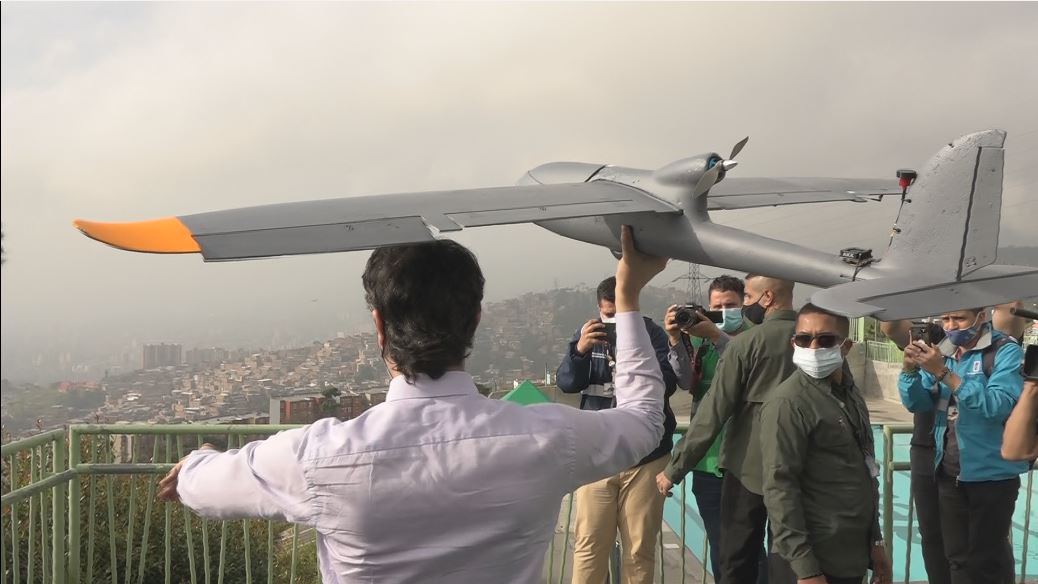 Con drones, impedirán construcciones ilegales en Medellín drones