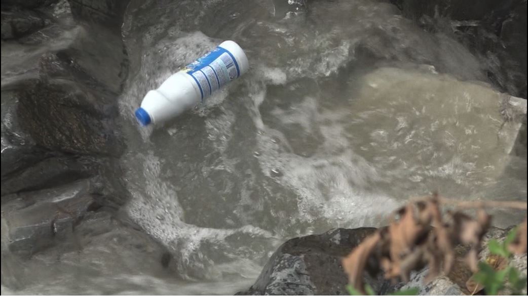 Contaminación de quebradas, una constante en el Valle de Aburrá quebrada1