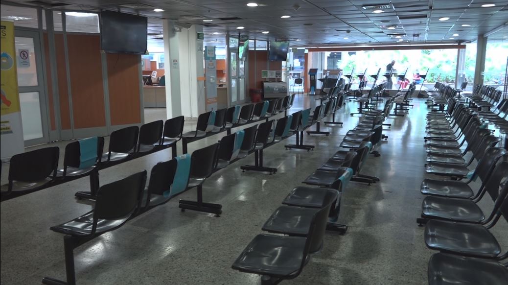 Por contagio de coronavirus, Alcaldía de Medellín cierra atención al público en sótano de La Alpujarra sotano