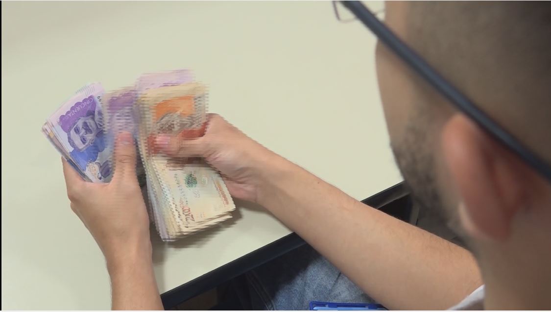 Expertos aconsejan qué hacer con este dinero extra INVERSION