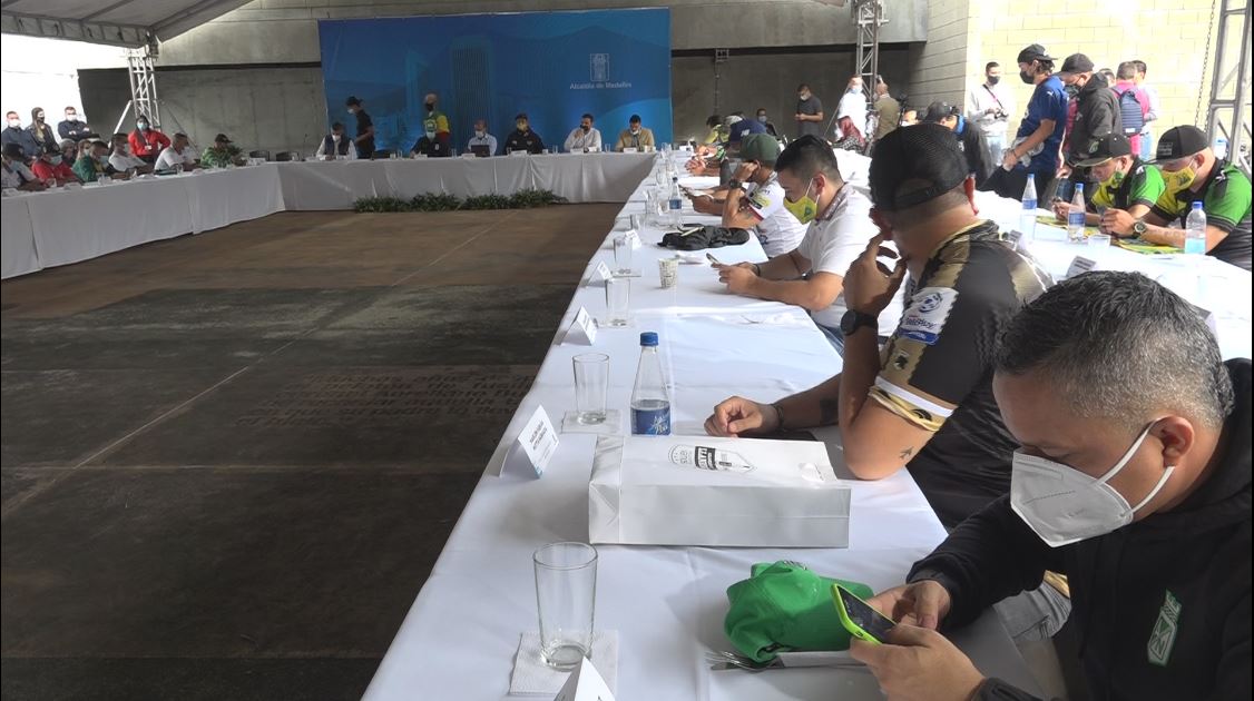 Inicia primera Cumbre Nacional de Barras Colombianas por la Convivencia en el Fútbol barras