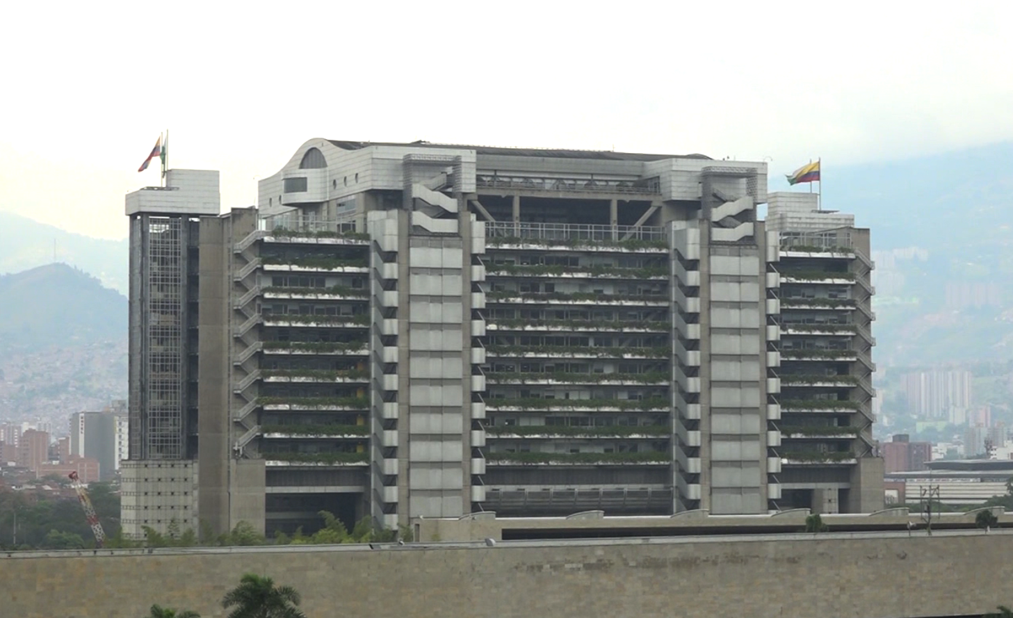 Congresistas antioqueños respaldan venta de acciones de EPM en Une para invertir en Hidroituango UNE TIGO 1 1