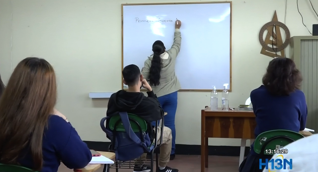 Secretarías de educación y juventud se articulan por la permanencia escolar en IE de Medellín permanencia