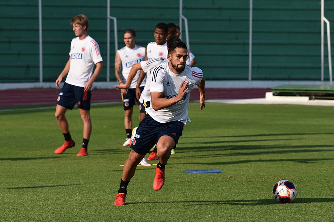 Con 14 jugadores la Selección Colombia entrena en La Paz seleccion colombia futbol