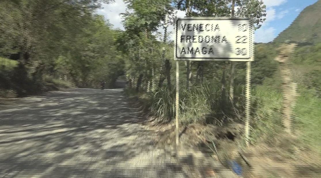 Comienzan cierres parciales en vía al suroeste de Antioquia via suroeste 1