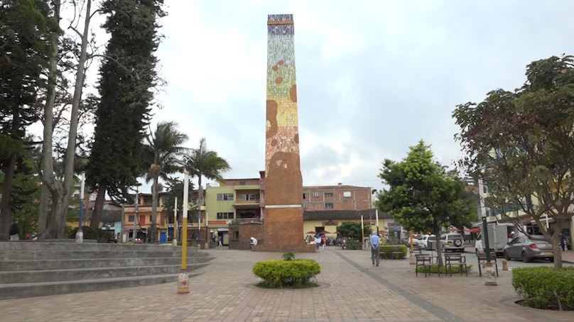 Hallan con vida al adulto mayor extraviado en zona boscosa de El Carmen de Viboral