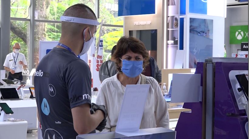 Pocas filas y buen flujo de compradores en Día sin IVA dia sin iva 3