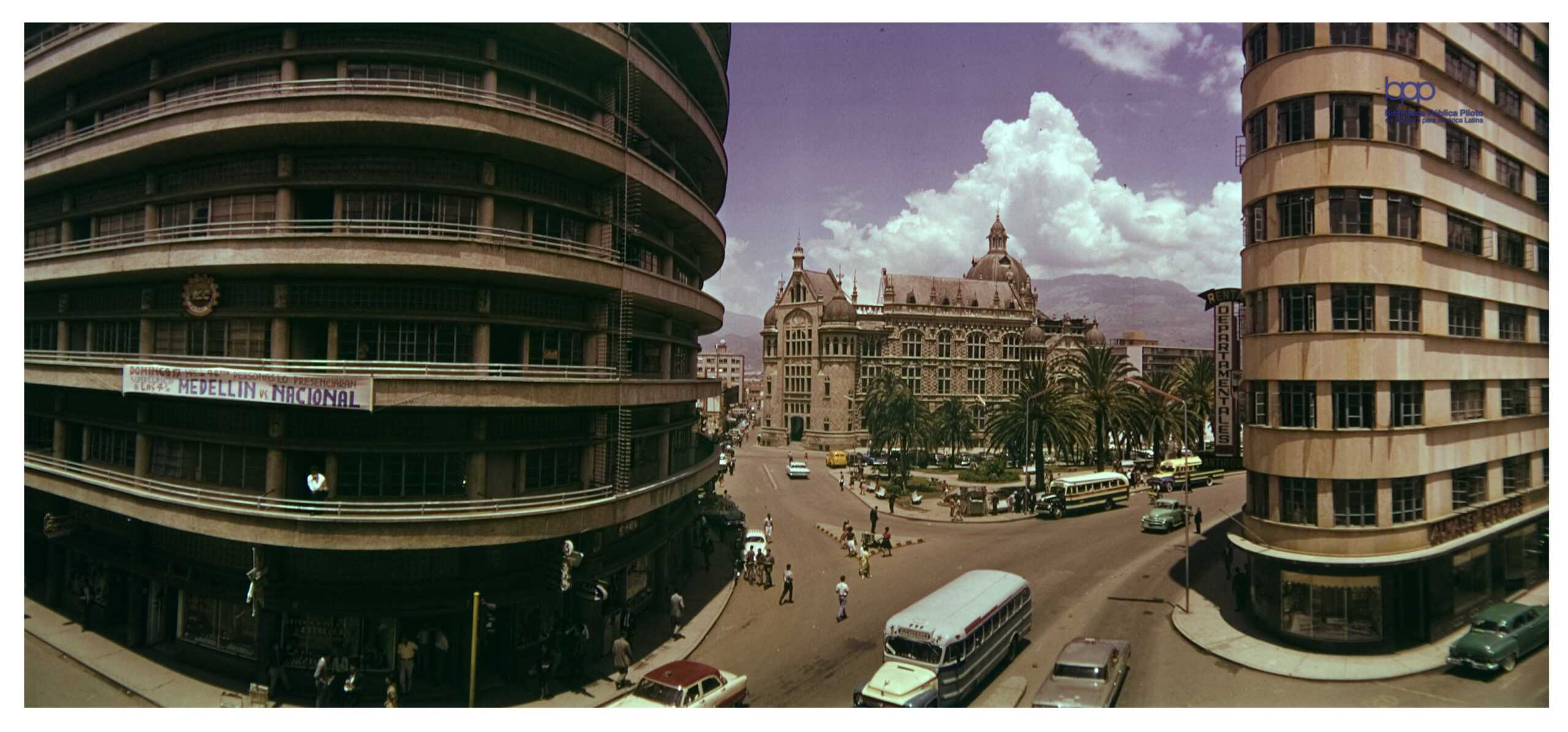 La Naviera ilumina galería a cielo abierto en Medellín NAVIERA scaled
