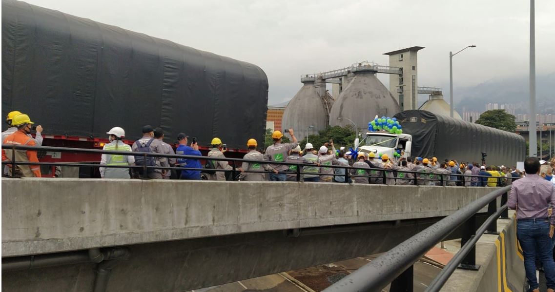 En funcionamiento intercambio vial de Ayurá ayura estacion 1