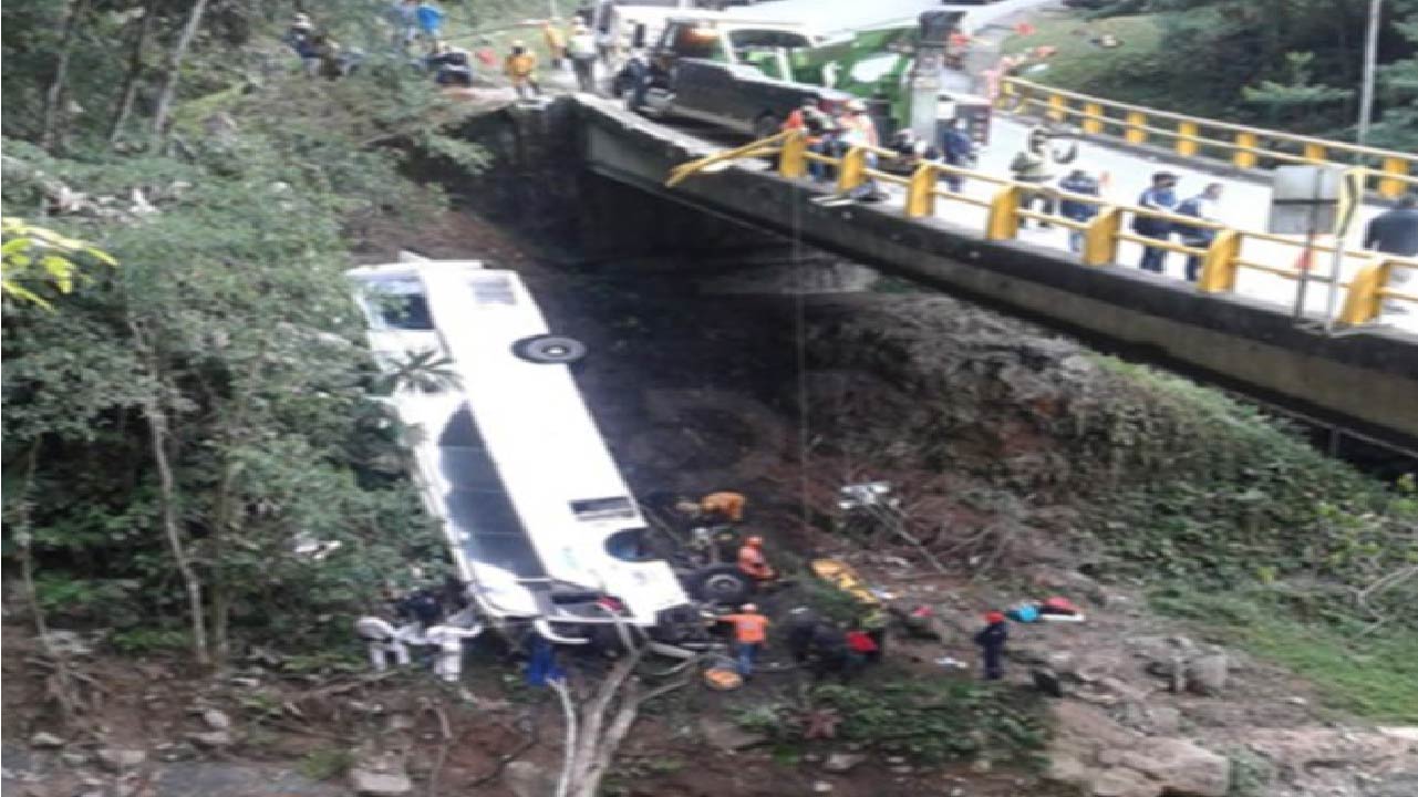 Accidente de bus en San Luis deja 7 muertos y 28 heridos Accidente