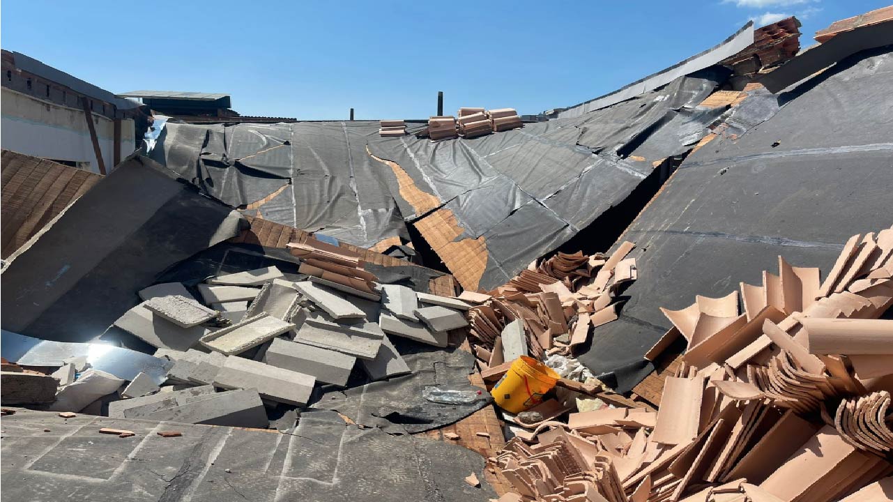 Desplome de techo en un colegio de Bello deja 2 heridos Desplome