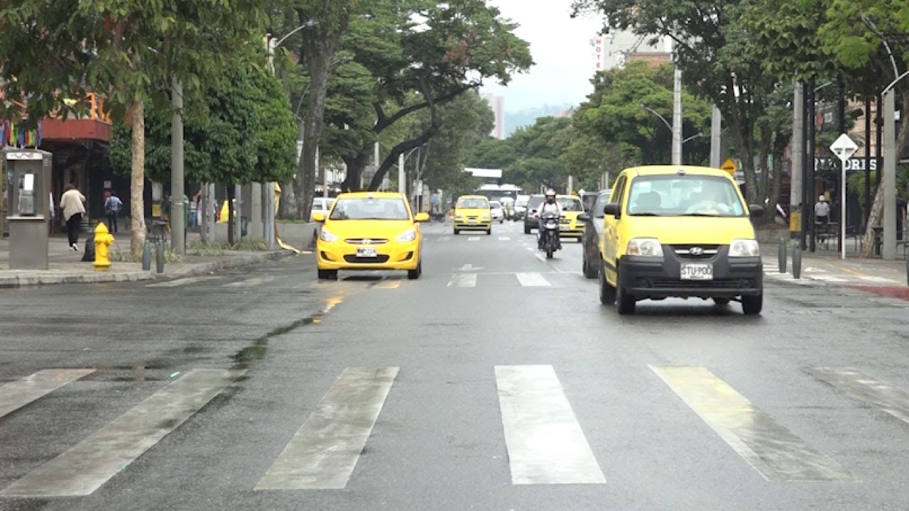 Gremio de taxistas dividido por medida de pico y placa taxis