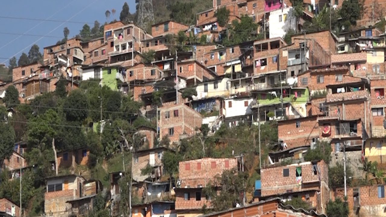 Ocho viviendas en riesgo en Santo Domingo Savio viviendas