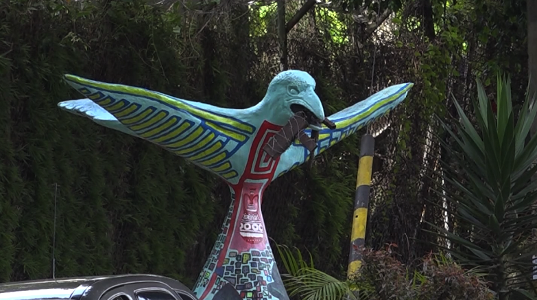 Esculturas en el barrio Belencito y participe para ir a Stand Up Comedy Belencito