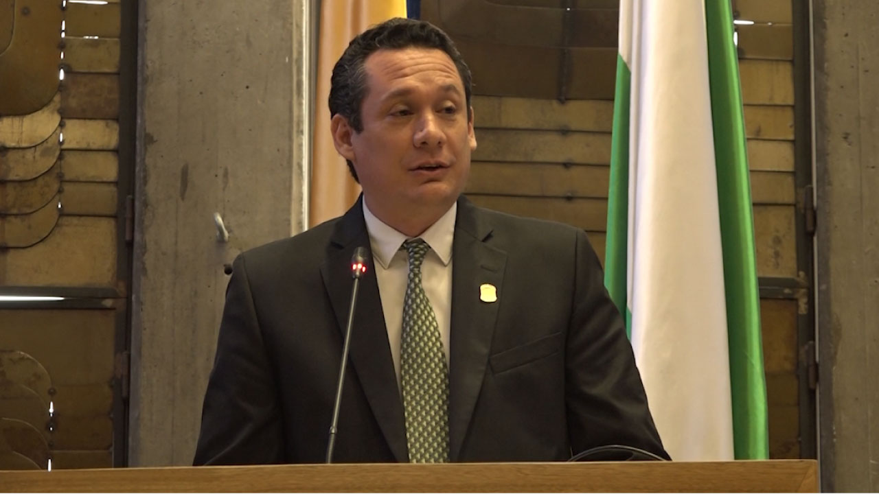 Luis Noreña amenaza diputado