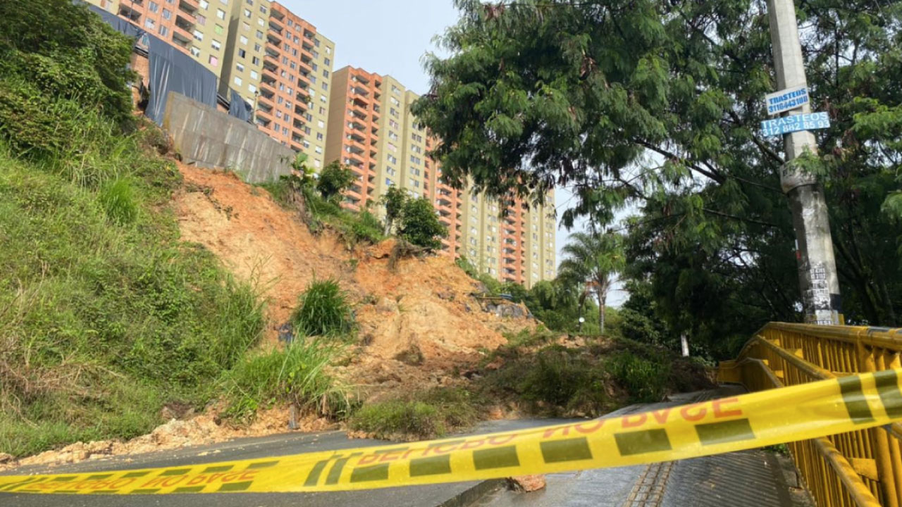 Cierre total de vía en Rodeo Alto por movimiento en masa Rodeo Alto