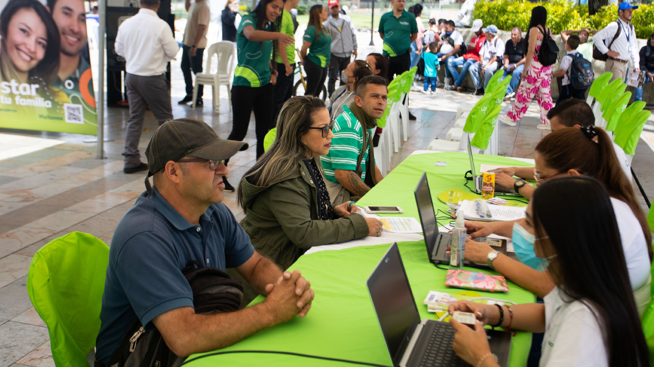 comfenalco 1000 vacantes empleo antioquia