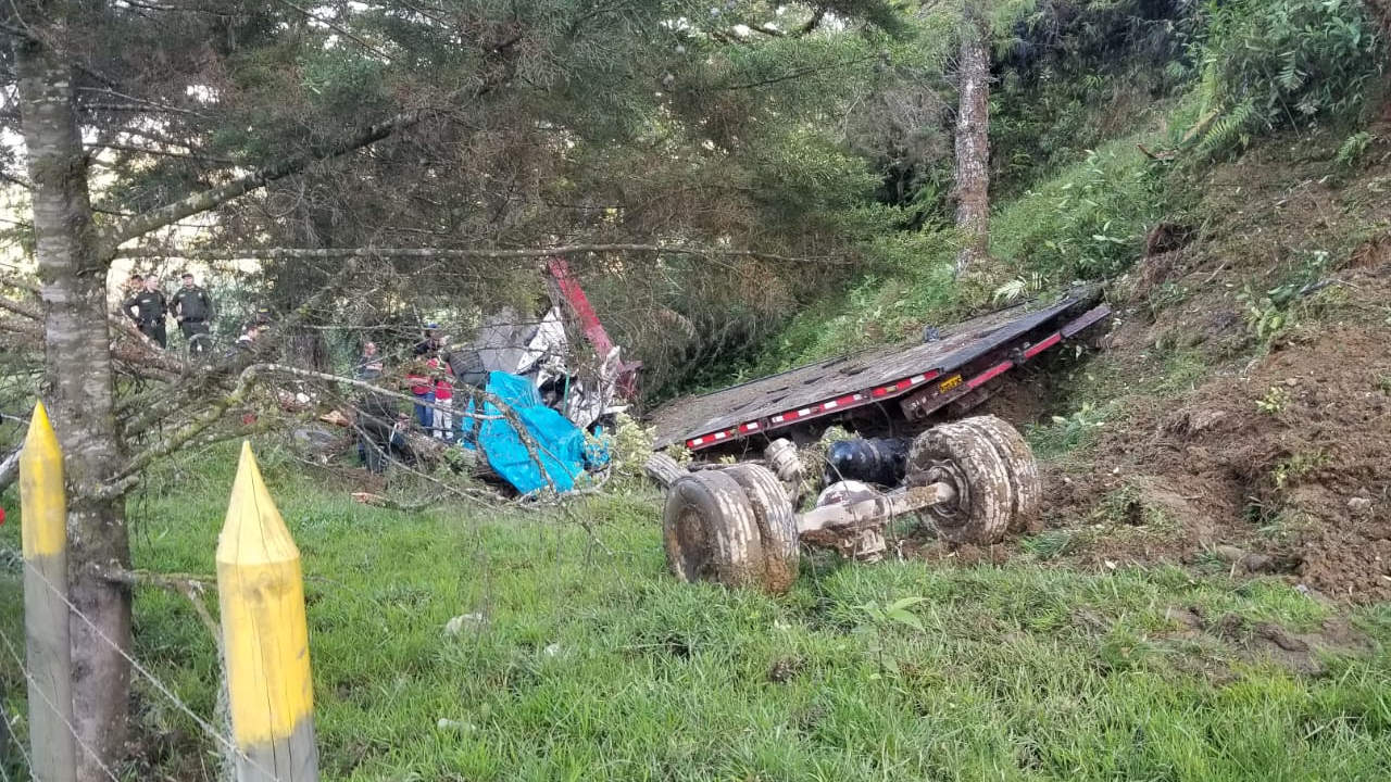 Un fallecido y un herido por accidente de tránsito en la vía El Santuario – Caño Alegre El Santuario