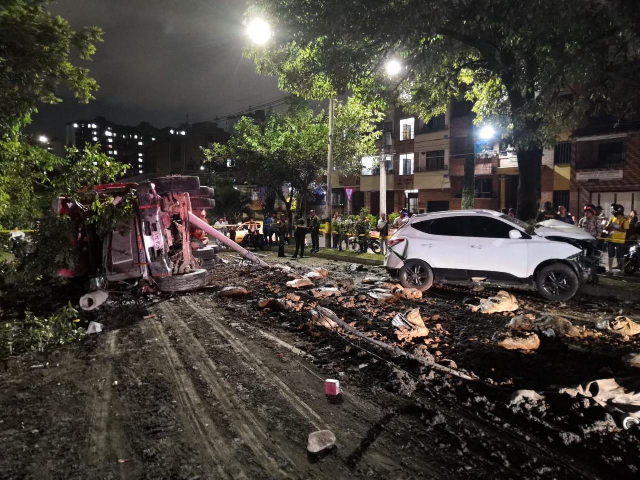 Accidente de tránsito múltiple en el barrio Los Colores accidente