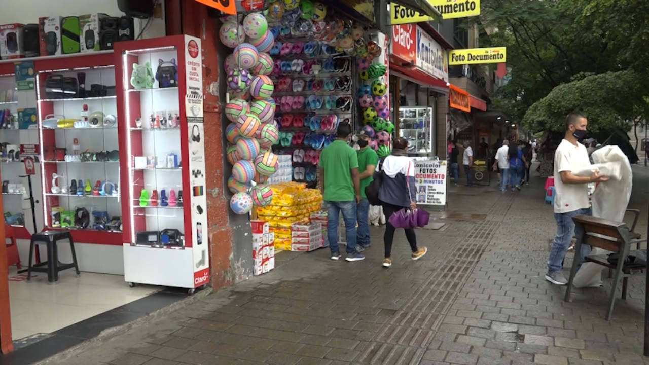 Algunos comerciantes no pueden abrir sus negocios, por amenazas comerciantes barrios amenazas