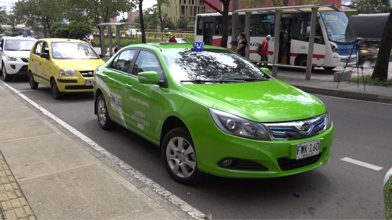 Medellín tendrá 95 nuevos taxis eléctricos taxis