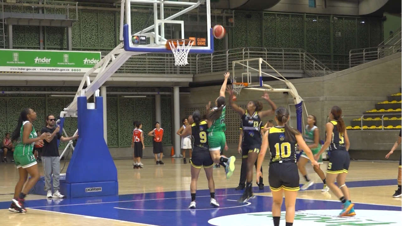 Indeportes invicto en Súper Liga de baloncesto Baloncesto